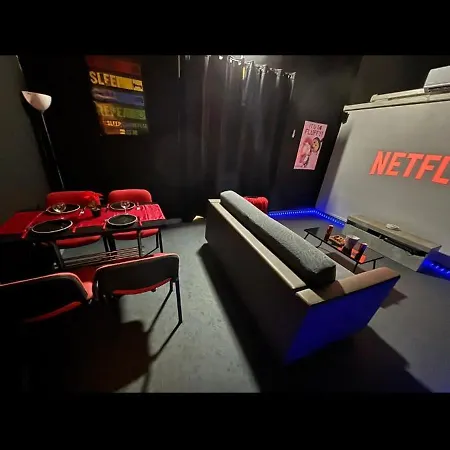 Instant Cinéma-détente Et Romantisme *