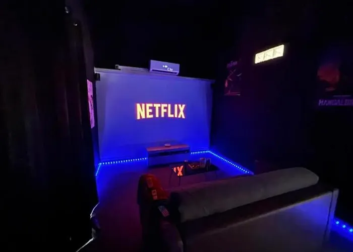 Instant Cinema-detente Et Romantisme Sedan