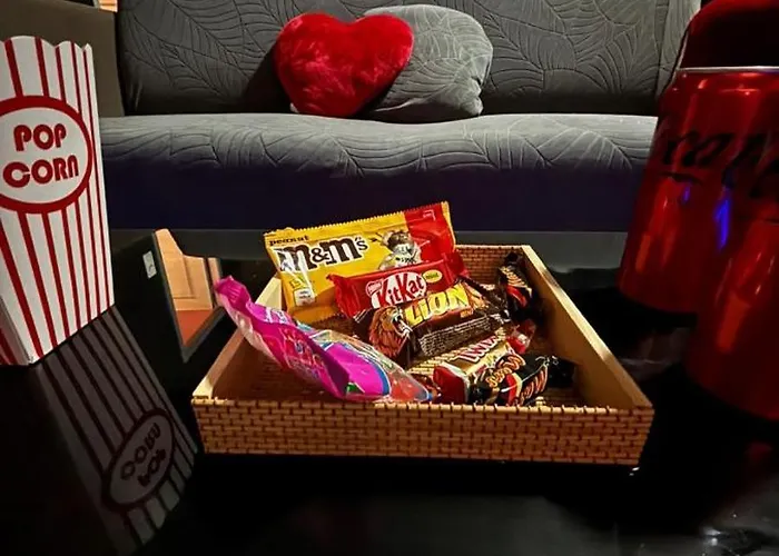 Instant Cinema-detente Et Romantisme *